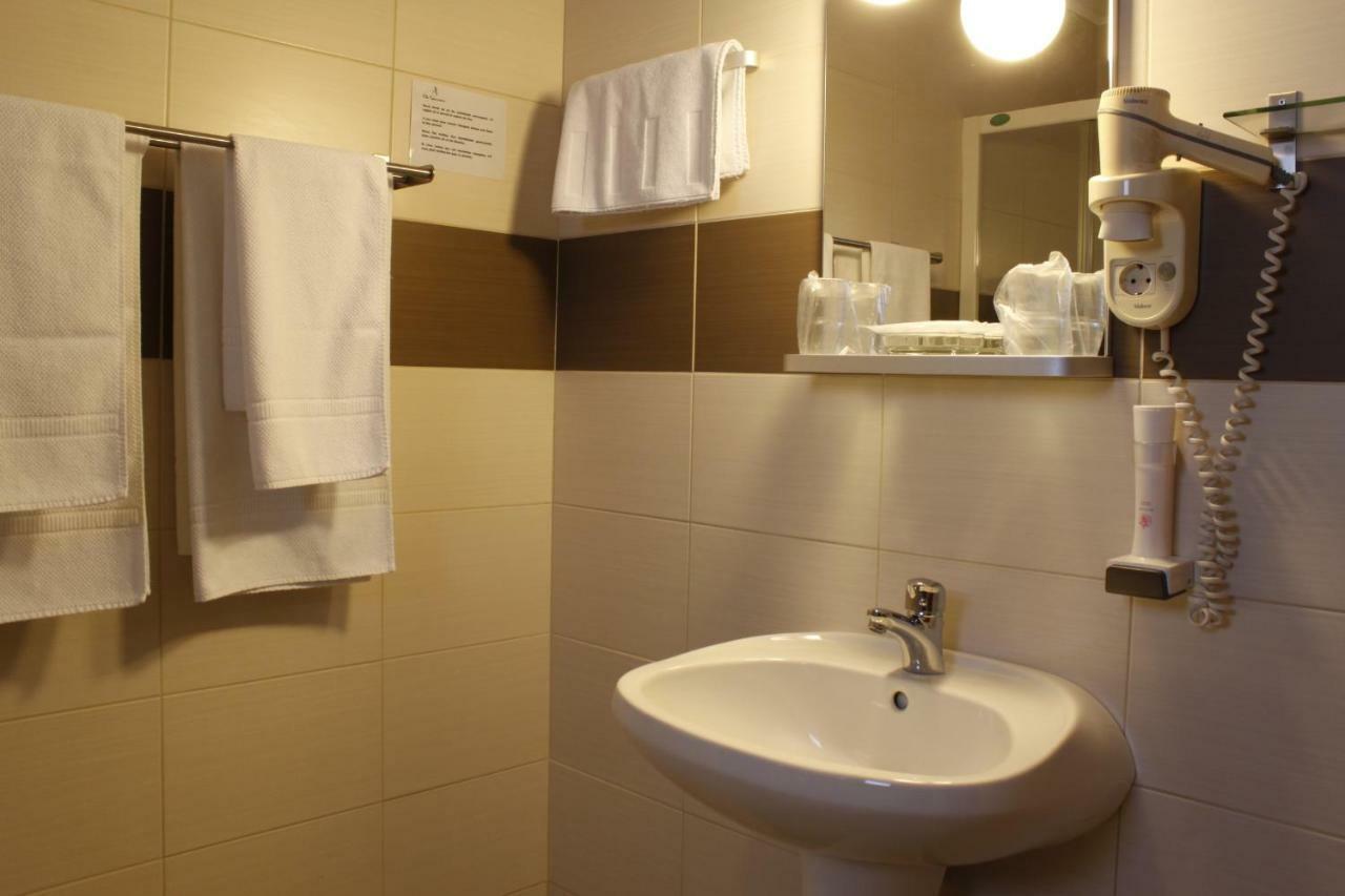 Gasthof Toparceanu - Therme & Airport